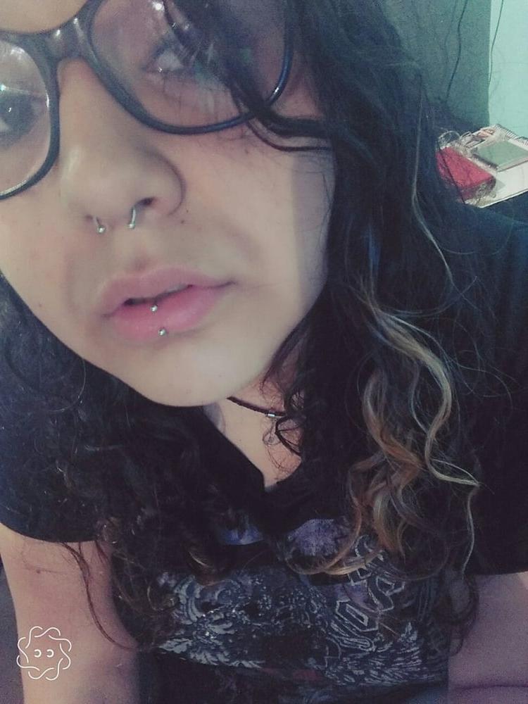 21P Busty Latina