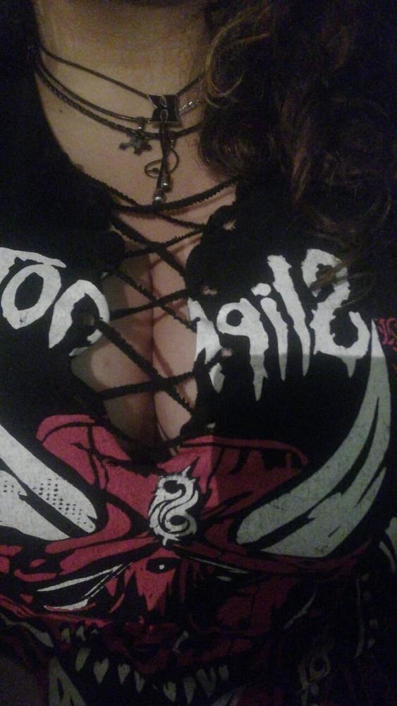 21P Busty Latina