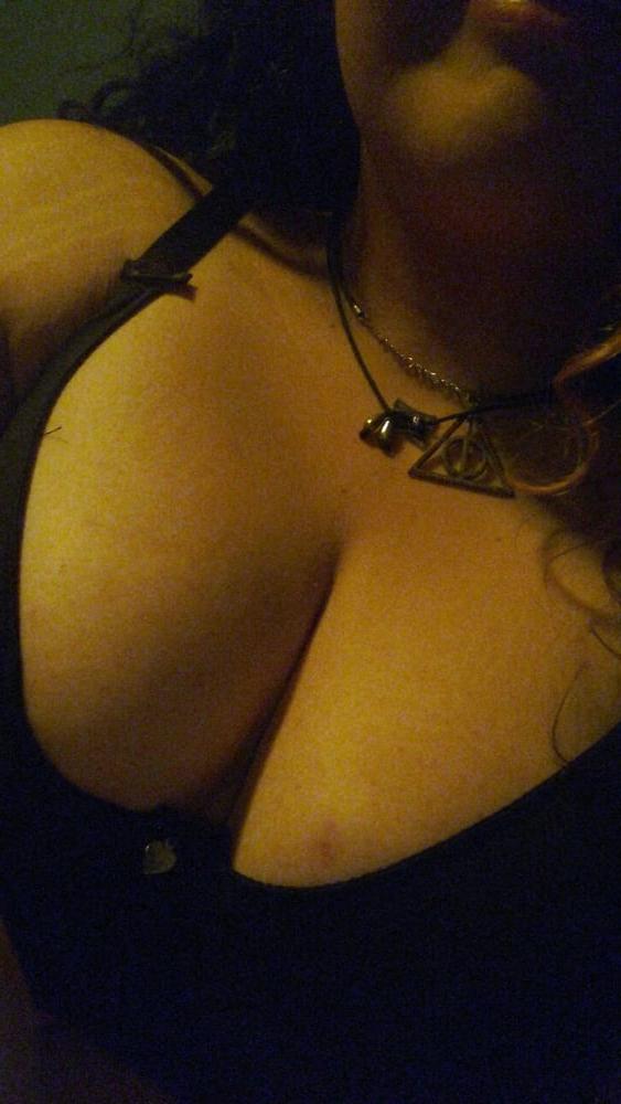 21P Busty Latina