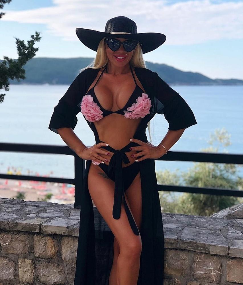 25P Serbian Hot MILF
