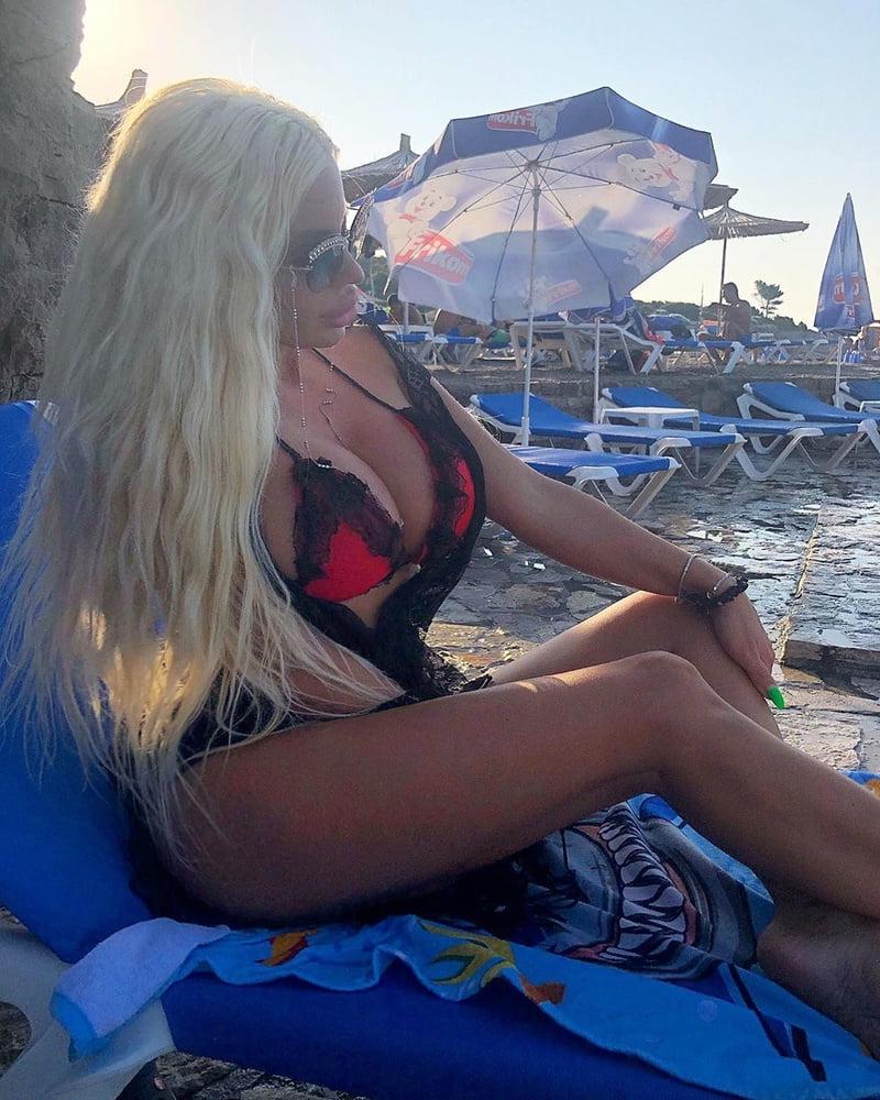 25P Serbian Hot MILF