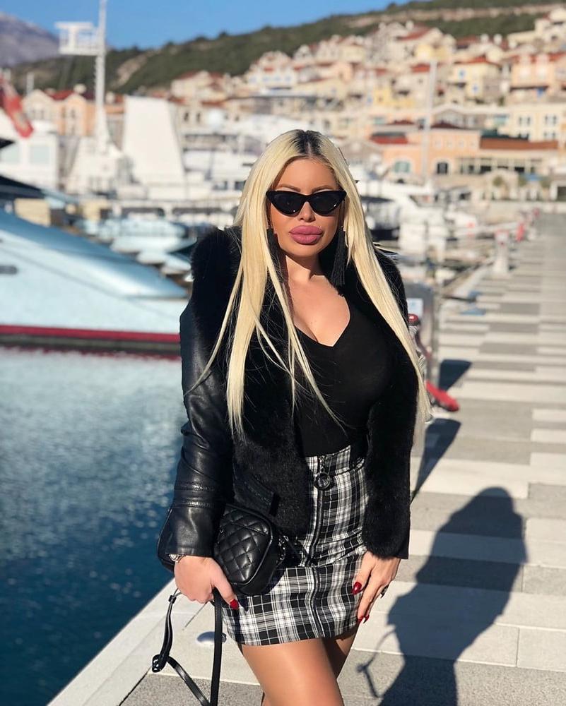 25P Serbian Hot MILF