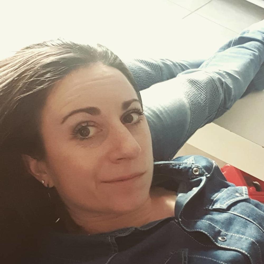 8P PERRINE 31 Y FRENCH WHORE FROM MOULINS
