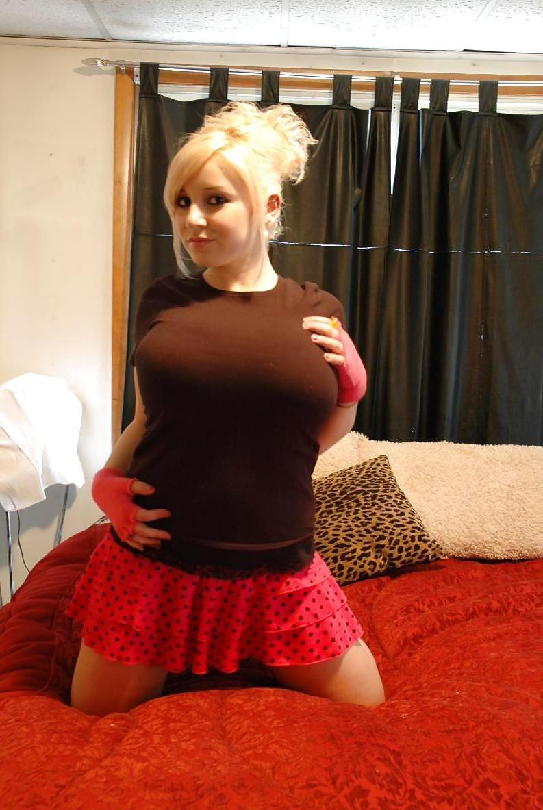 24P BUSTY BLONDE TEEN C5M
