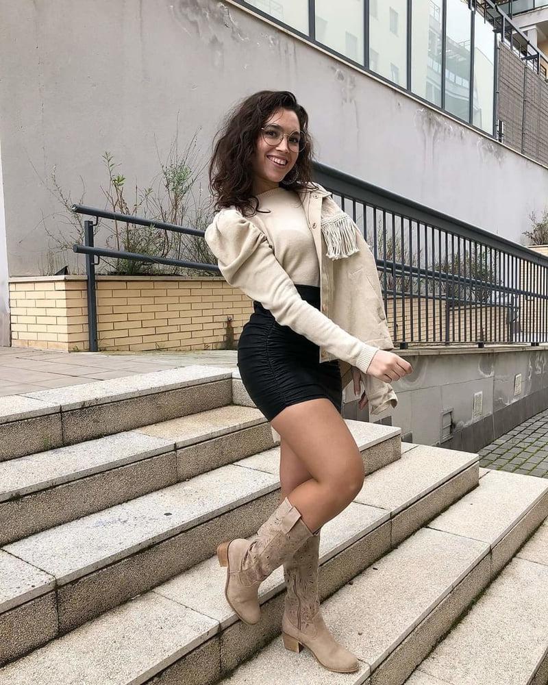 20P Ana  Zapata Pantyhose Queen