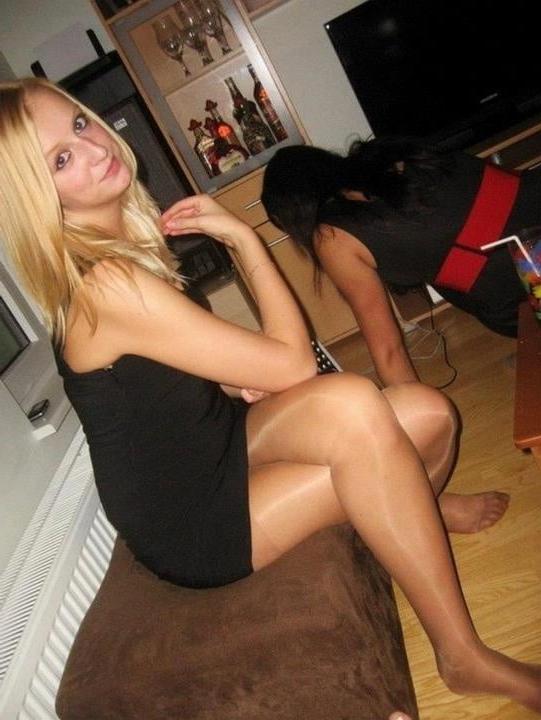 25P sexy babes in tights pantyhose nylons 185