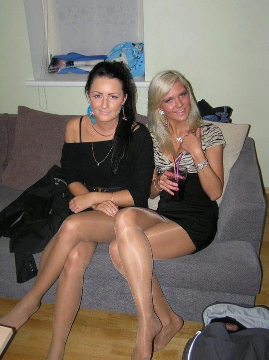 25P sexy babes in tights pantyhose nylons 185