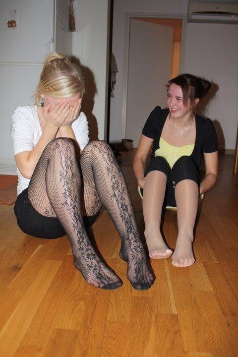 25P sexy babes in tights pantyhose nylons 190