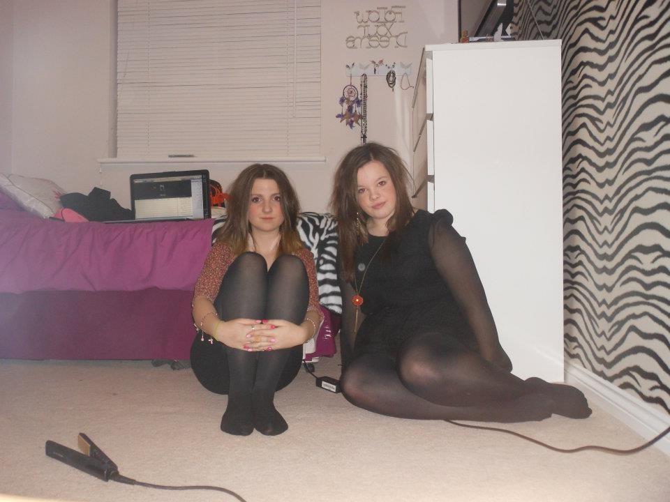 25P sexy babes in tights pantyhose nylons 190