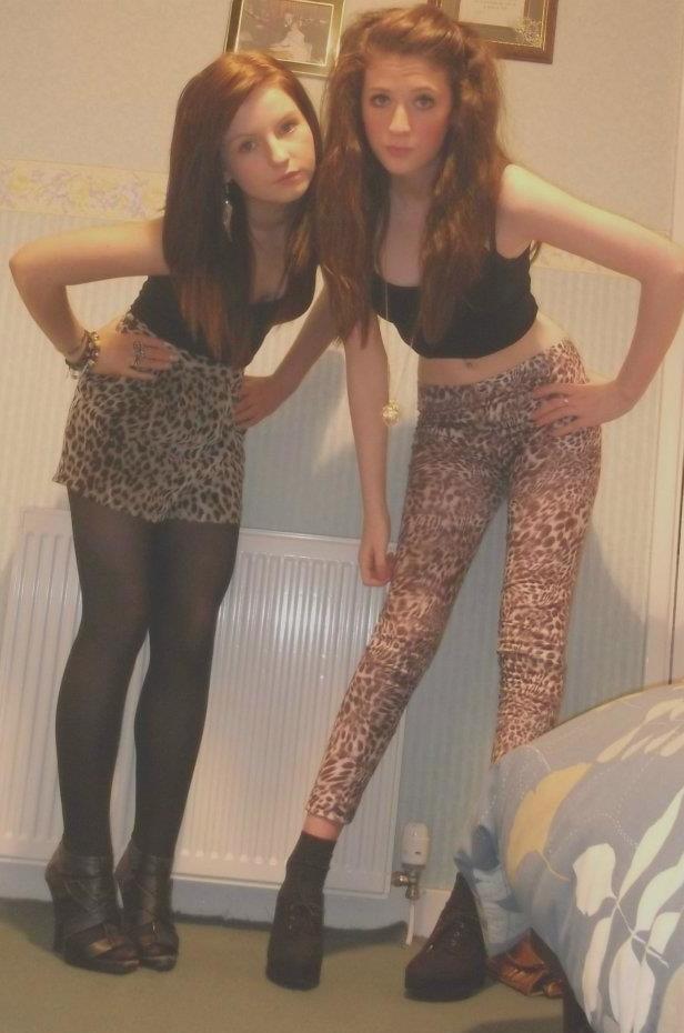 25P sexy babes in tights pantyhose nylons 190