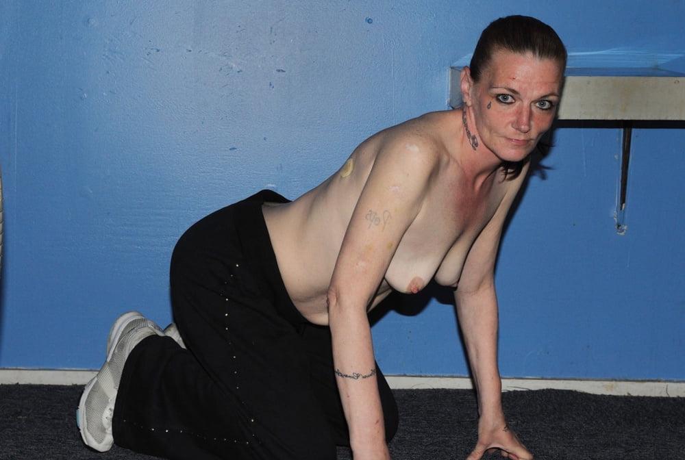 25P Dirty Junkie Whores 31