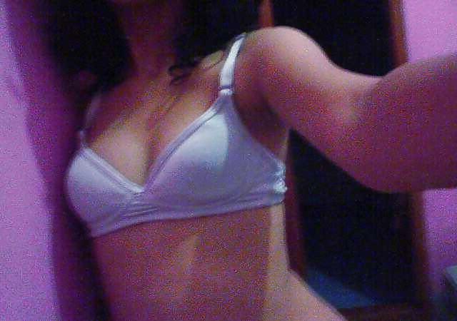 25P Little whore from Singapore