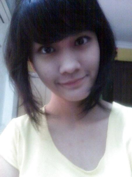 25P Little whore from Singapore