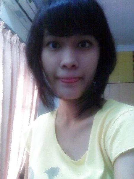 25P Little whore from Singapore