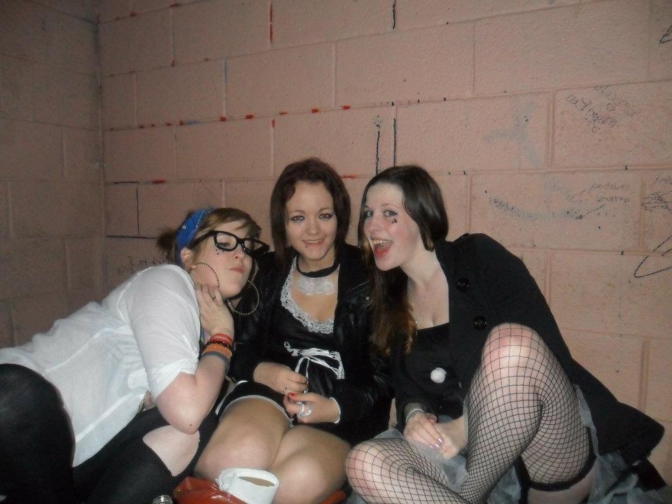 25P sexy babes in tights pantyhose nylons 187