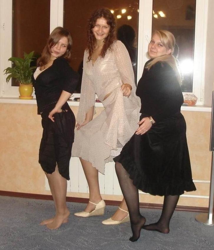 25P sexy babes in tights pantyhose nylons 187
