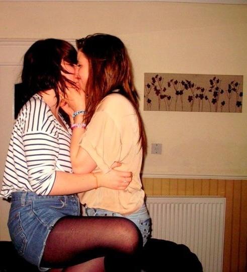25P sexy babes in tights pantyhose nylons 187