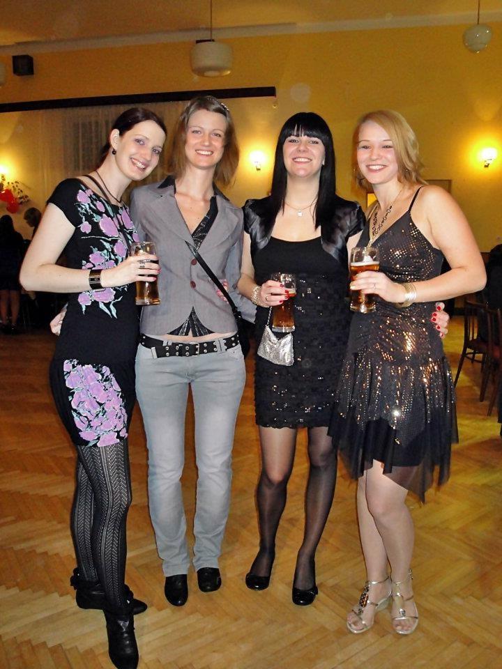 25P sexy babes in tights pantyhose nylons 187
