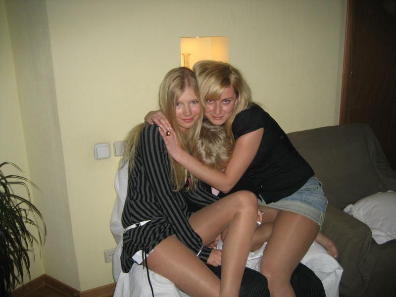 25P sexy babes in tights pantyhose nylons 187