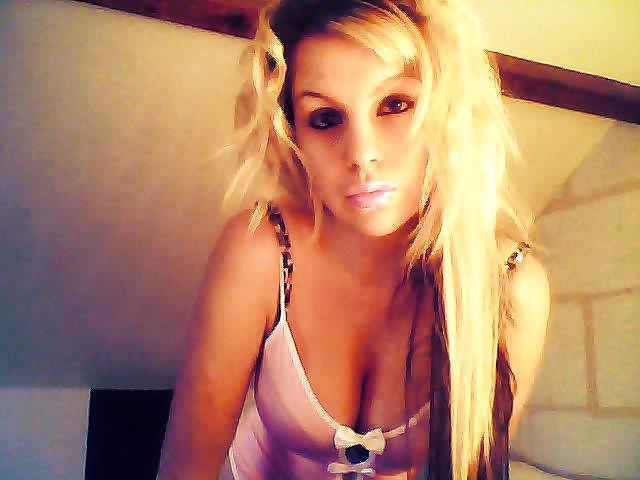 7P Blonde  french slut