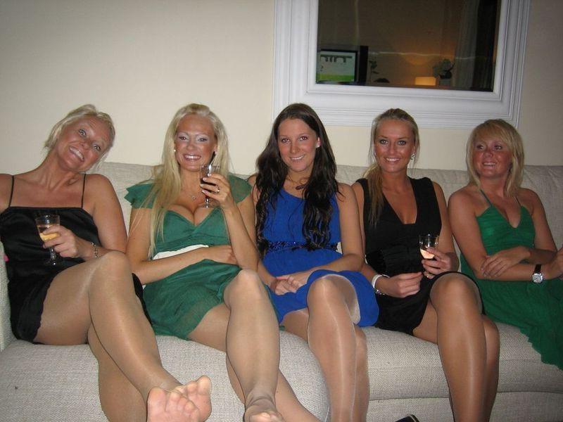 25P sexy babes in tights pantyhose nylons 186