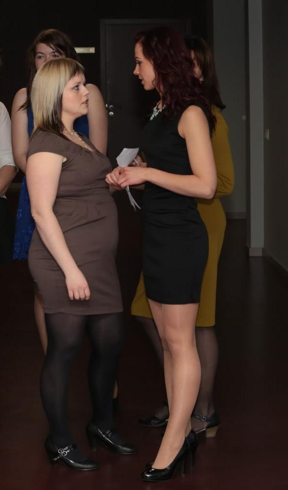 25P Graduation Girls in Pantyhose 03