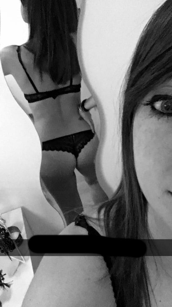 22P FRENCH SLUT #17 (DM FOR DETAILS)