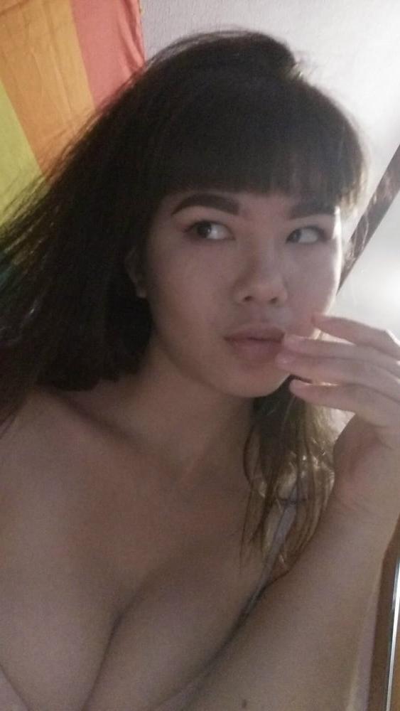9P FRENCH SLUT #6 (DM FOR DETAILS)