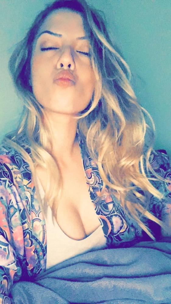 12P FRENCH SLUT #16 (DM FOR DETAILS)