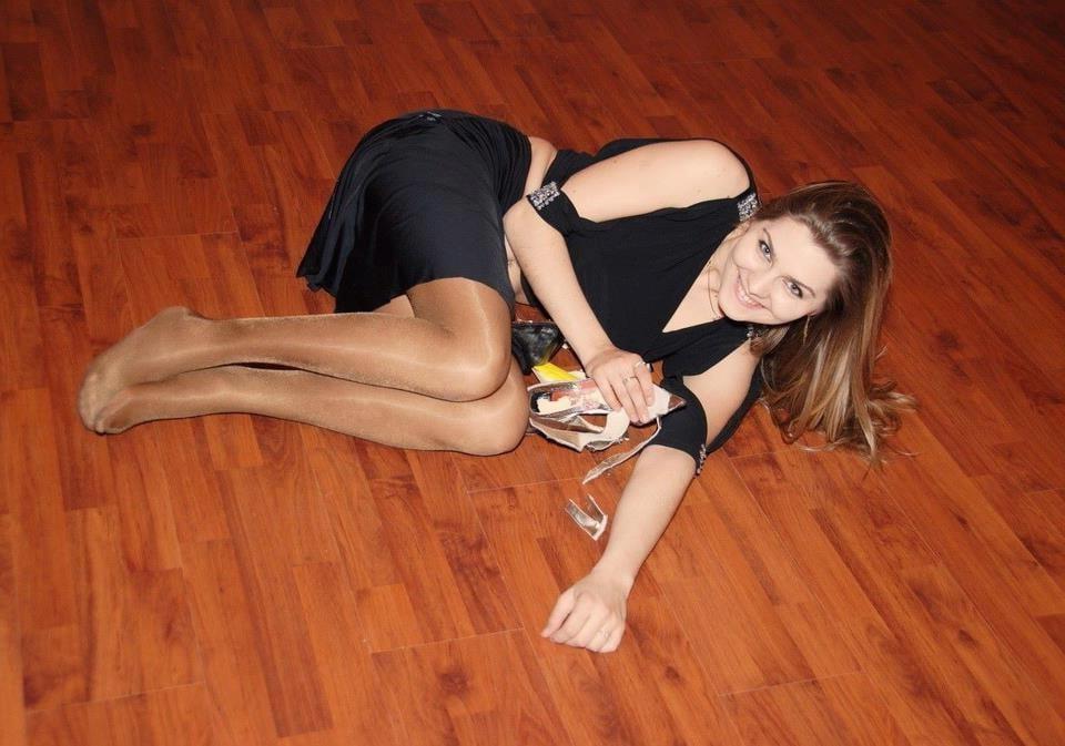 25P sexy babes in tights pantyhose nylons 172