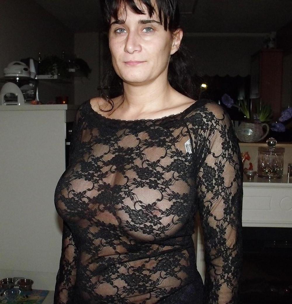 25P Busty Hot Milf