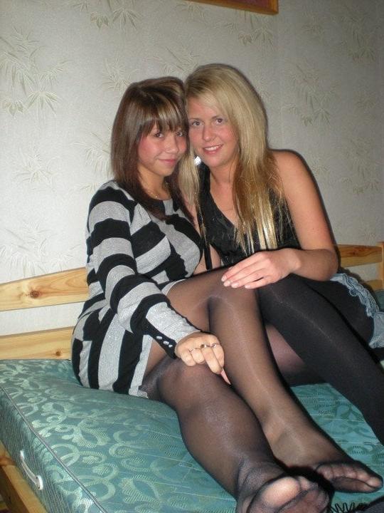 25P sexy babes in tights pantyhose nylons 179
