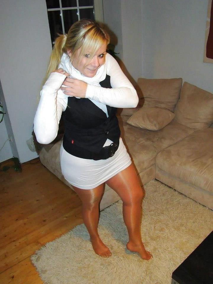 25P sexy babes in tights pantyhose nylons 175