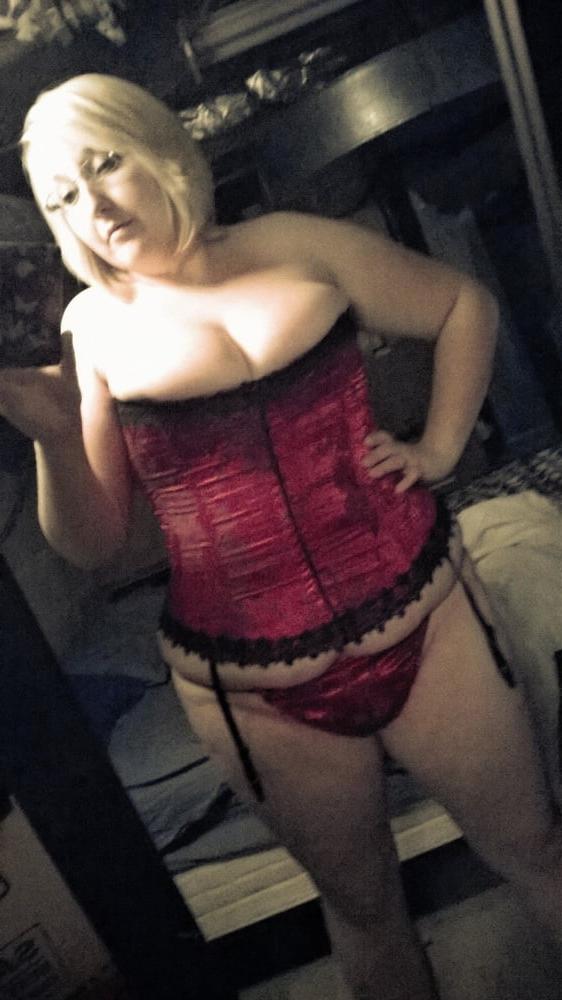 25P Busty Blonde
