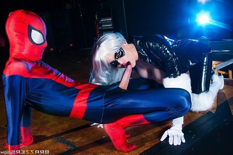 12P COSPLAY