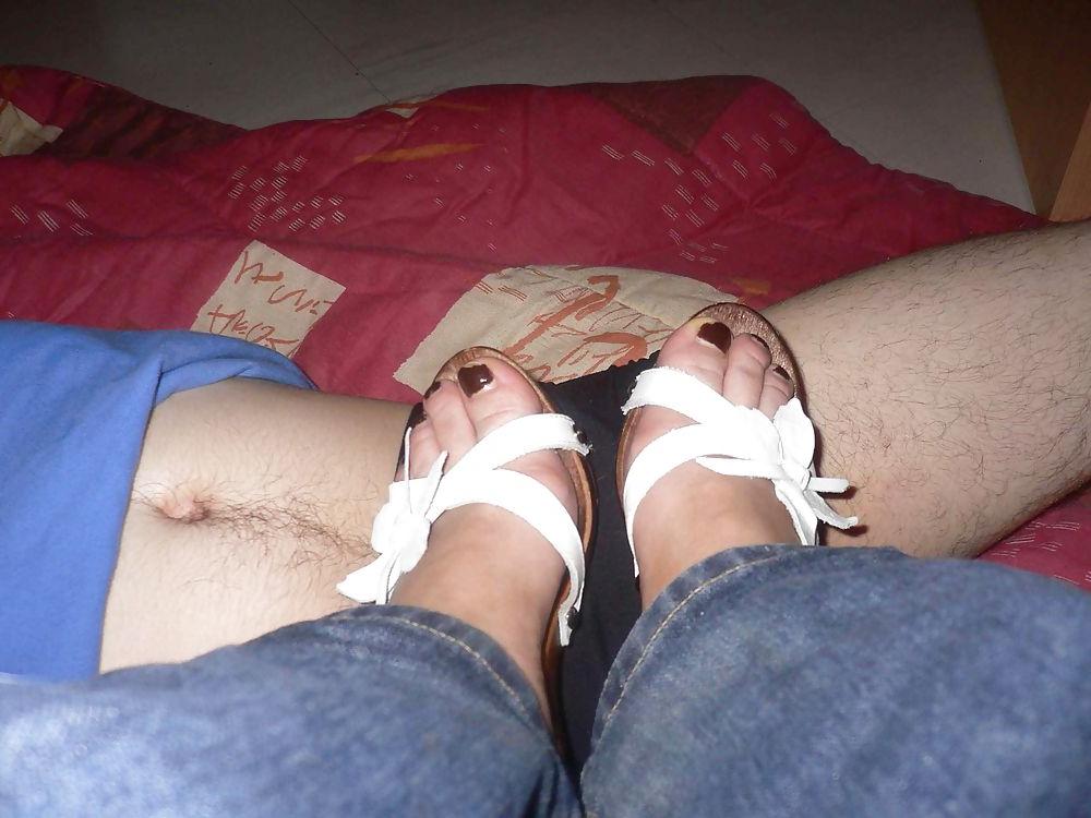 25P Footjob 4