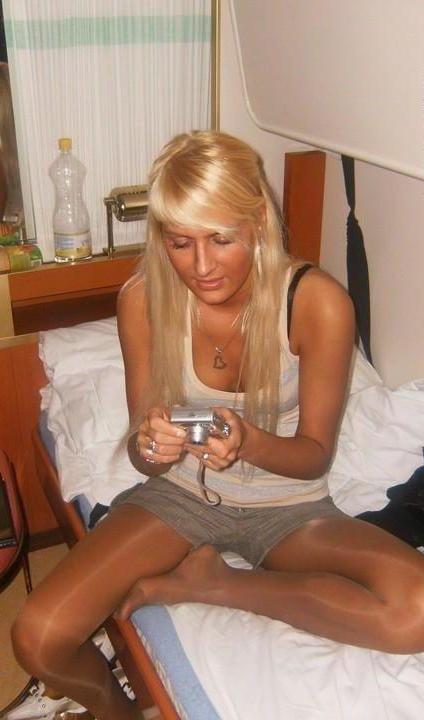 25P sexy babes in tights pantyhose nylons 174