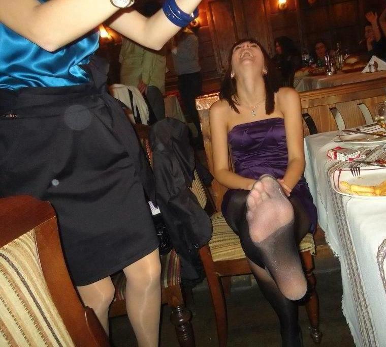 25P sexy babes in tights pantyhose nylons 174