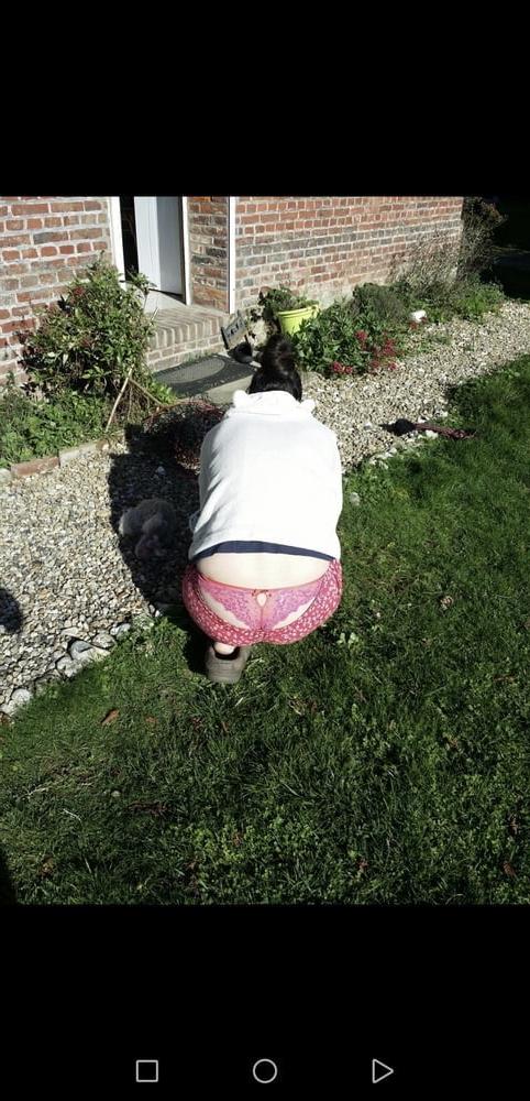 17P LAURA 32 Y FRENCH WHORE FROM AMIENS