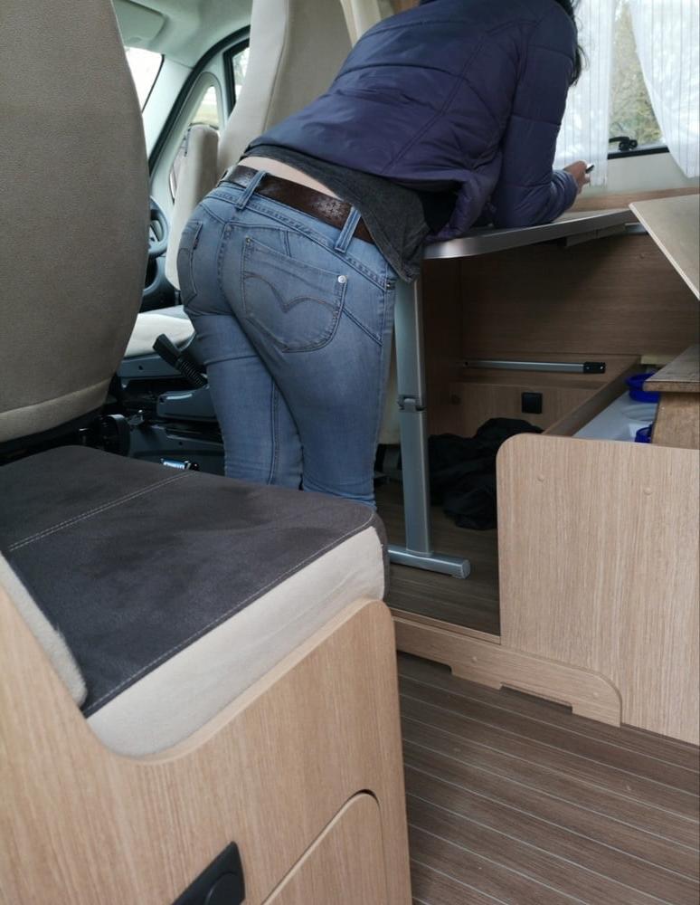 17P LAURA 32 Y FRENCH WHORE FROM AMIENS