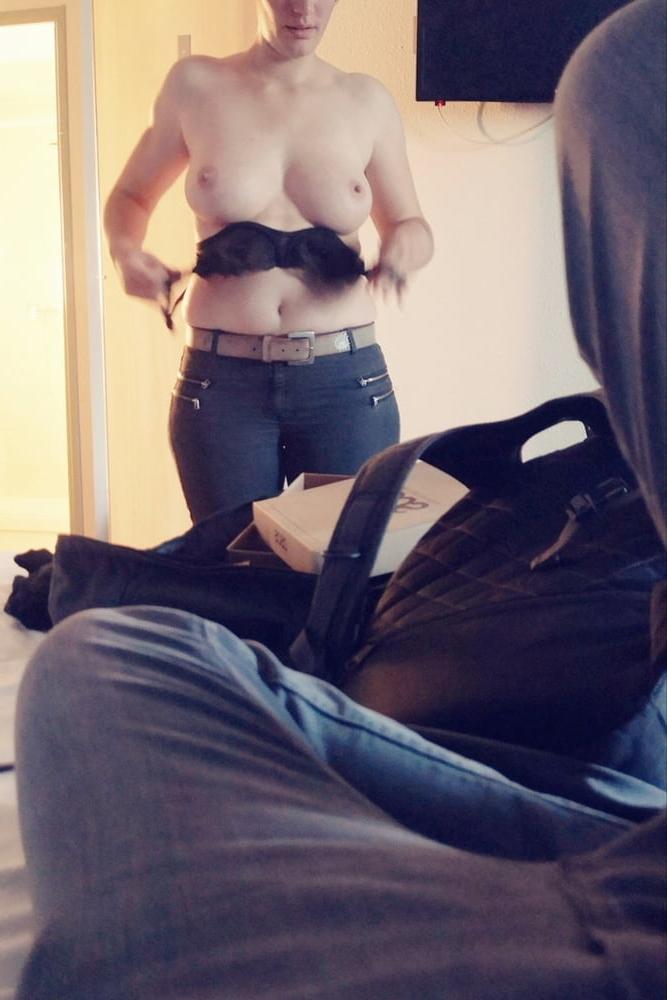 17P LAURA 32 Y FRENCH WHORE FROM AMIENS