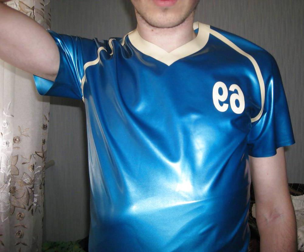 14P 6-th. 2012-04-12. Blue tanga, slveless t-shirt, polo shirt.