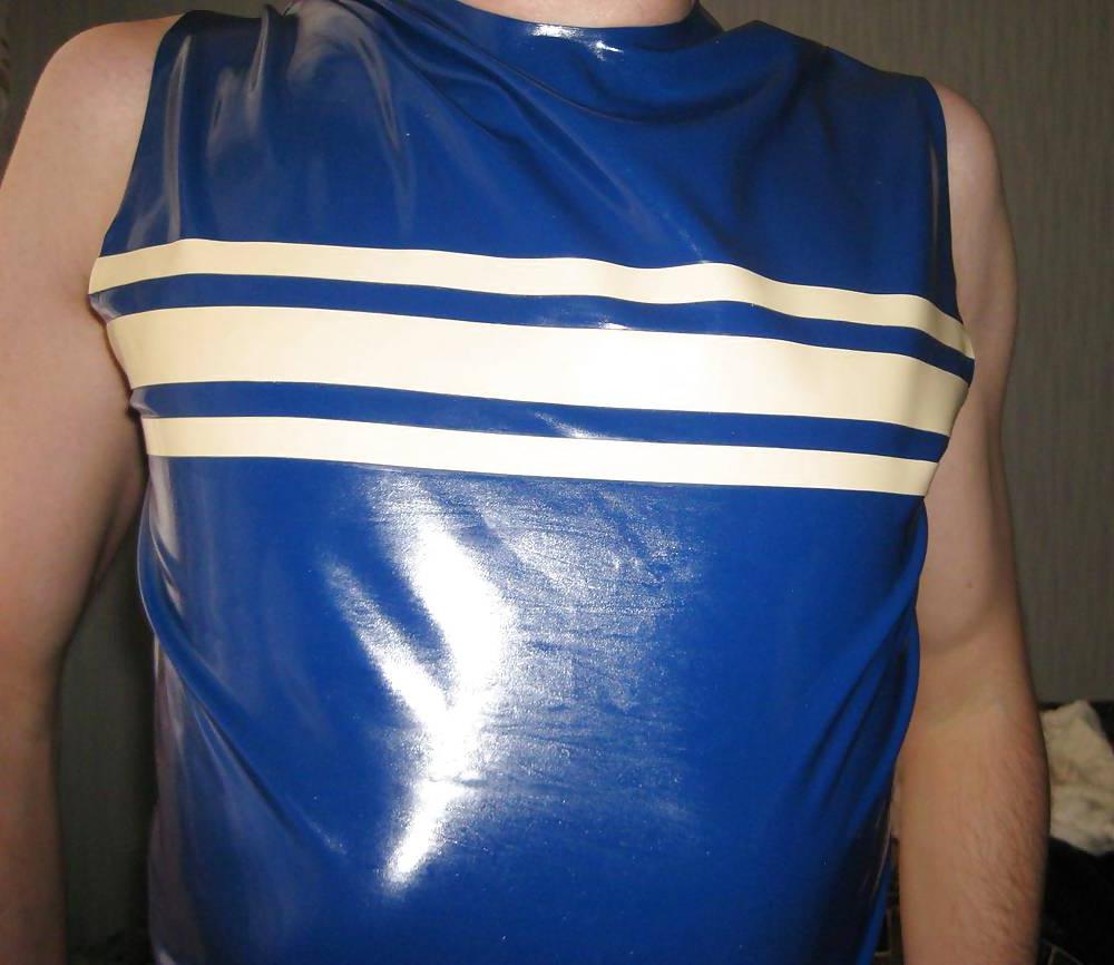 14P 6-th. 2012-04-12. Blue tanga, slveless t-shirt, polo shirt.
