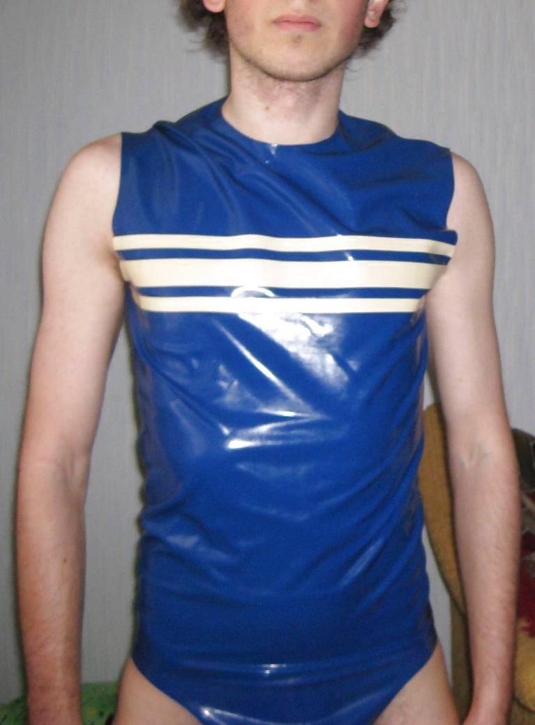 14P 6-th. 2012-04-12. Blue tanga, slveless t-shirt, polo shirt.