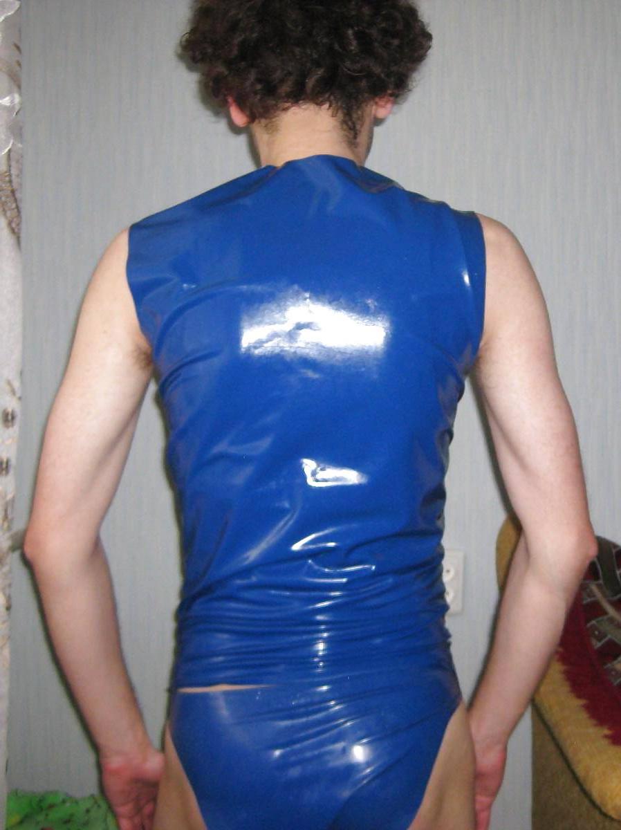 14P 6-th. 2012-04-12. Blue tanga, slveless t-shirt, polo shirt.