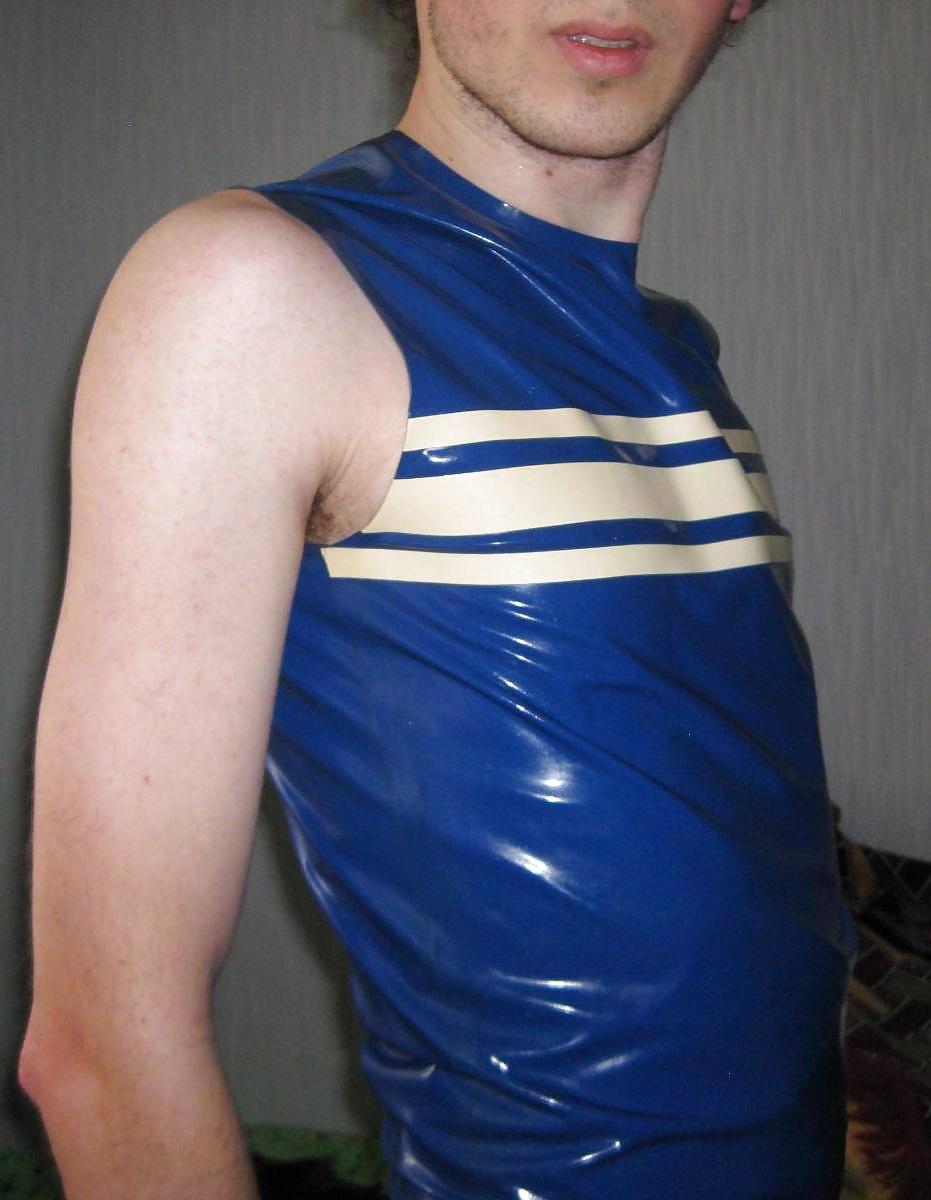 14P 6-th. 2012-04-12. Blue tanga, slveless t-shirt, polo shirt.