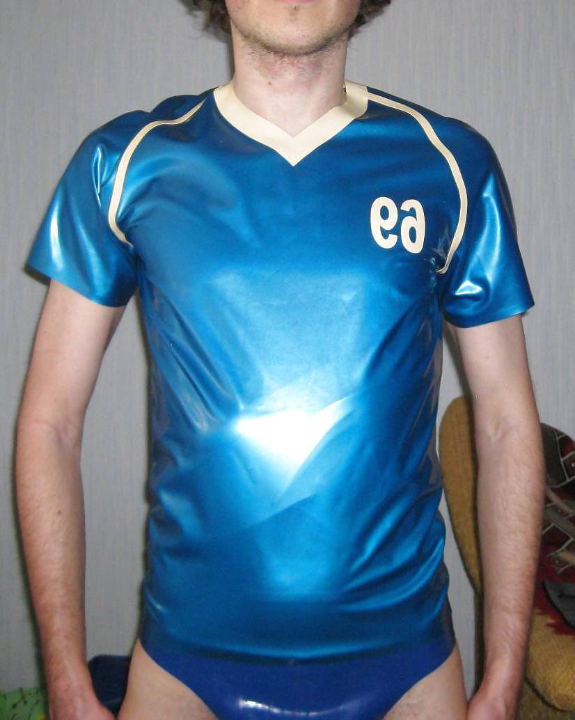 14P 6-th. 2012-04-12. Blue tanga, slveless t-shirt, polo shirt.
