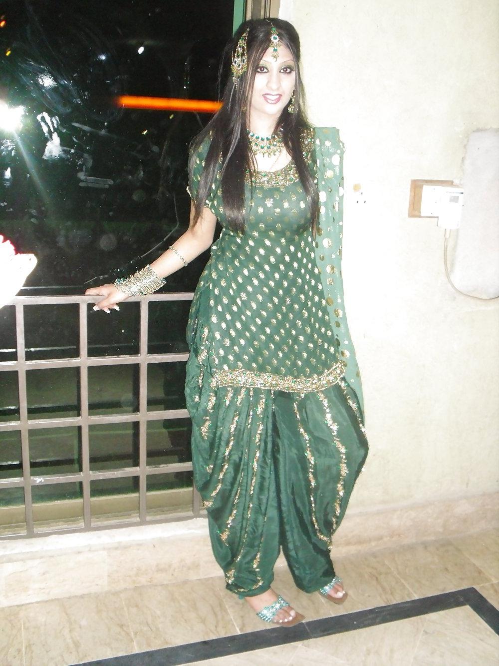 13P Pakistani beauties
