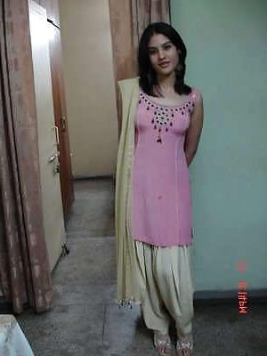 13P Pakistani beauties