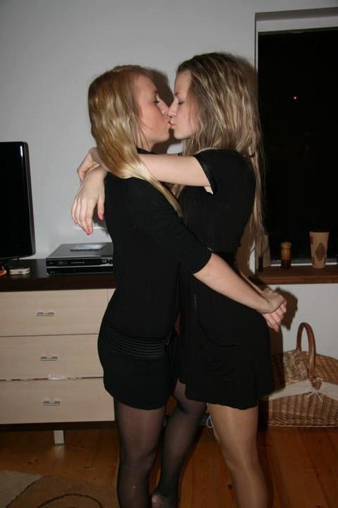 25P sexy babes in tights pantyhose nylons 173
